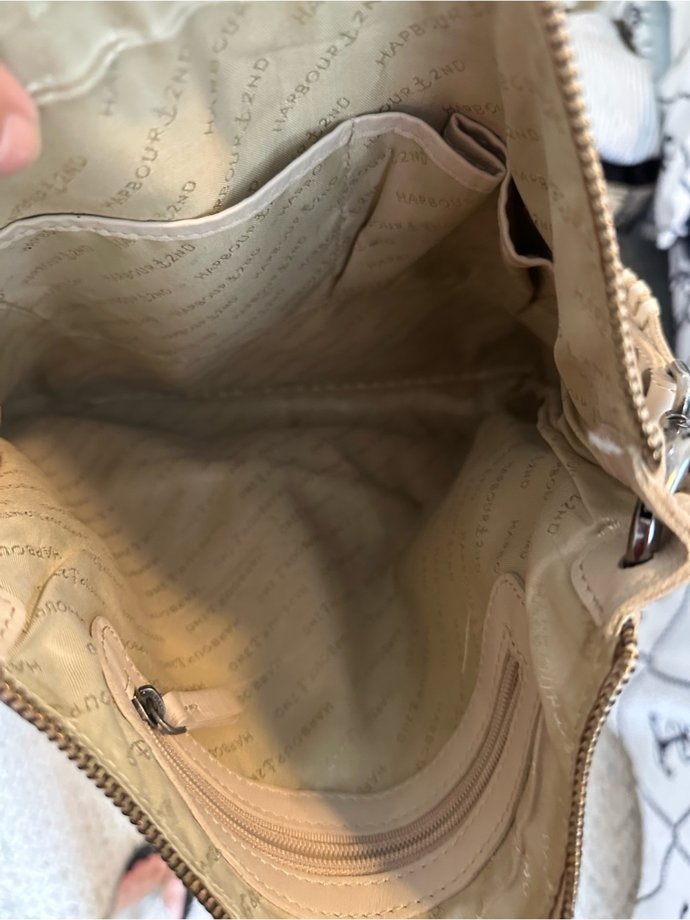 Harbour 2nd Cream Leather Shoulder Bag‎ with Whipstitch Trim EUC - Picture 4 of 4
